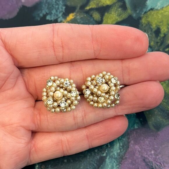 Vintage 1940’s-1950’s Pearl and Crystal Cluster Clip On Earrings - Picture 1 of 5
